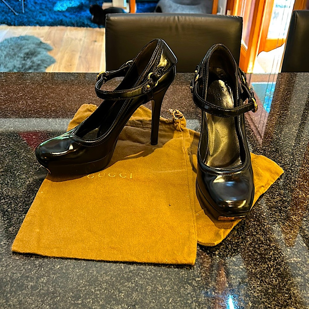 Authentic Gucci Mary Jane pumps, 5” heel black leather, minimally worn, size 10B